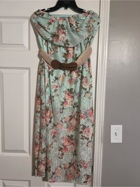 No Boundaries Mint Green Top with Pink Size Tab